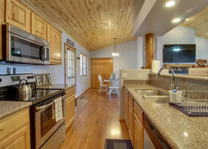 Holiday home Families Welcome! W/ Playground