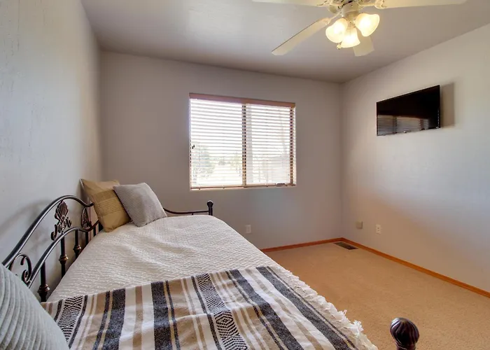 Families Welcome! W/ Playground Holiday home *