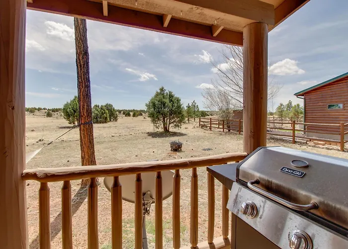 Families Welcome! W/ Playground Holiday home